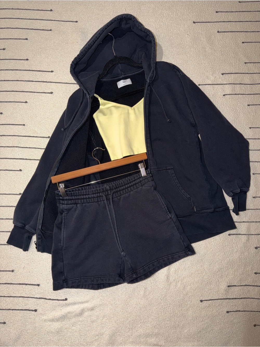 Aritzia Tna Boyfriend 5โ cozy fleece sweat shorts - Picture 13 of 13
